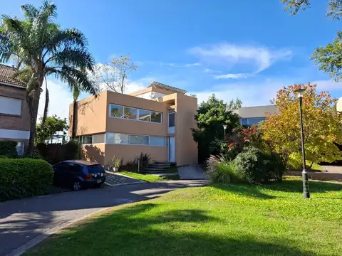 BARRIO CERRADO BARRANCAS DE SAN ISIDRO PEDRO DE MENDOZA 353