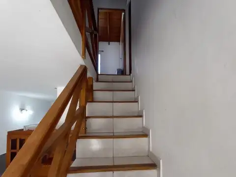 Venta Duplex 4 ambientes a 1/2 cuadra del mar, con gas natural. Calle 58 entre1 y playa.Mar Del Tuyu