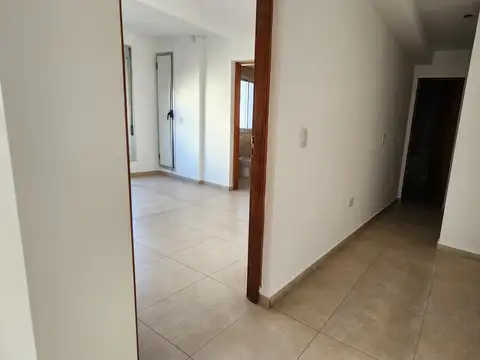 Félix Frías 500, Piso 4