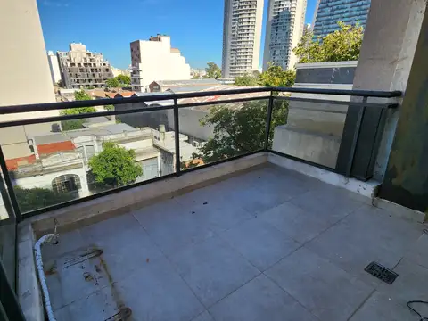 Félix Frías 500, Piso 4