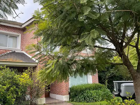 Casa en Venta en Manzanares, USD 440.000