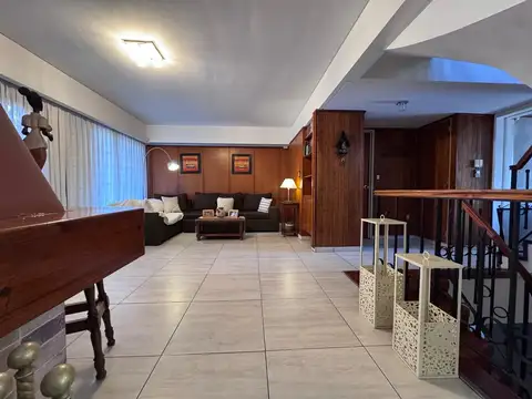 Casa 4 ambientes con 4 baños