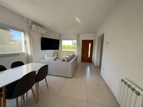 Casa de 5 ambientes en venta en Santa Elena