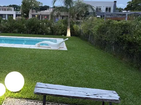 Casa en Venta en Pilar del Este - Santa Elena, USD 290.000