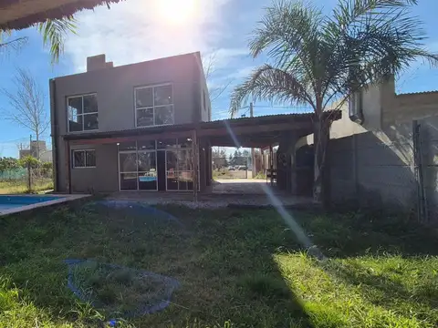 CASA EN ALQUILER 3 DORMITORIOS PILETA ROLDAN