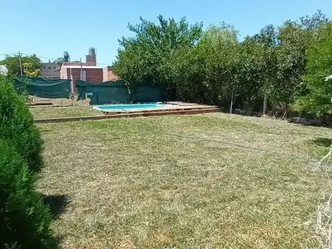 Se vende casa con gran potencial, 2 dormi y pileta