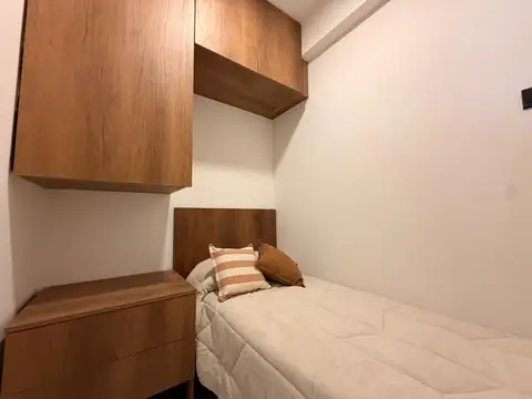 AV COLON 2300