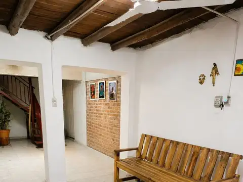 Casa 5 ambientes con 1 baño