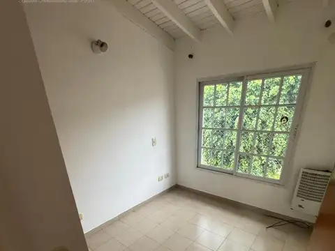 Depto Tipo Casa en Alquiler con 1 cocheras