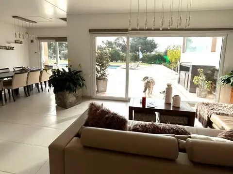 Casa en Venta en Mar De Ajo, USD 450.000