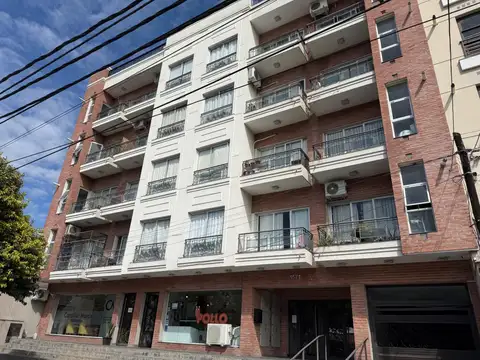 Dpto. Amoblado.av. Reyes Catolicos 1500