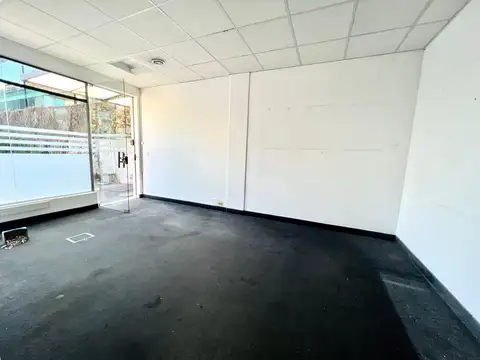 Oficina en Alquiler con 2 cocheras