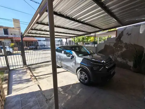 Casa 6 ambientes con 1 baño