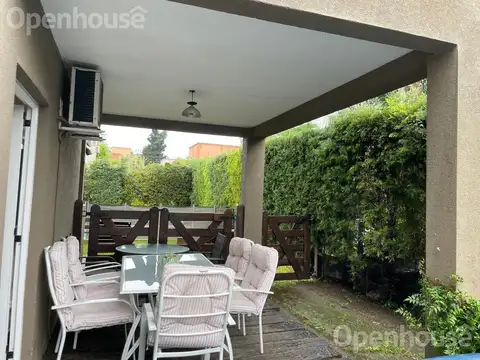 Casa en Venta con 4 cocheras