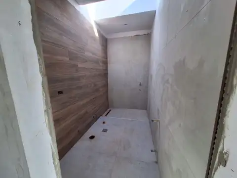 Casa 2 ambientes con 1 baño
