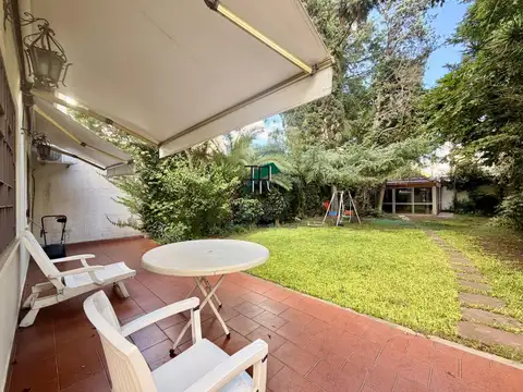 BUENA CASA CONSTRUCCIÓN SÓLIDA LOTE ENORME 4 DORMITORIOS