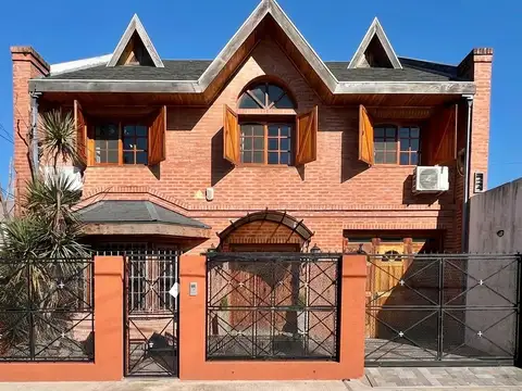 VENTA CASA 5 AMB CASCO DE PACHECO JARDIN COCHERA