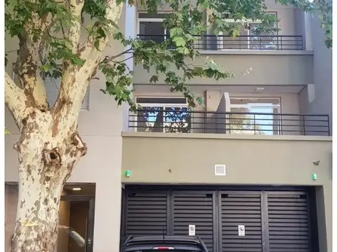 DPTO 2 AMB. CON PATIO PB A METROS DE AV. RIVADAVIA