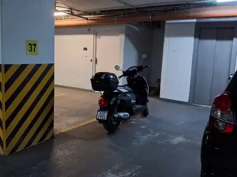 VENTA: Cochera en Abasto, Rosario