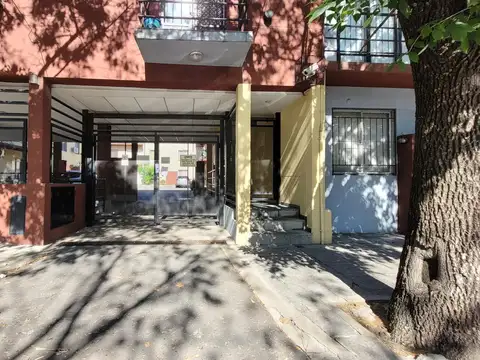 Departamento dos ambientes con balcón en Alquiler - Morón