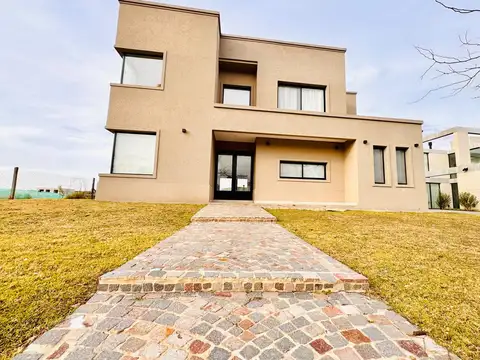 Casa en Venta, 5 Dormitorios, en El Canton, Escobar, GBA Norte
