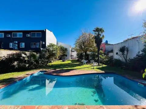 907m2 en Beccar: 2 Casas Independientes. Una de 5 Amb y otra de 3 Amb. Todo en 1 Lote | Ideal Invers