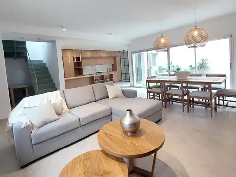 Casa 4 ambientes con 3 baños