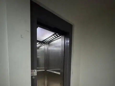 Avenida Monroe 3400, Piso 1