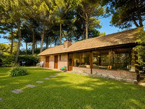 Casa 7 ambientes con 4 baños