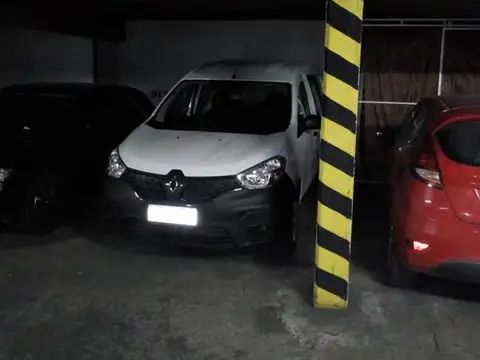 Laprida 828 -Cochera ALQUILER - Centro