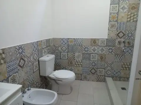 Comoda casa sobre Espora 8515, ciudad de Glew