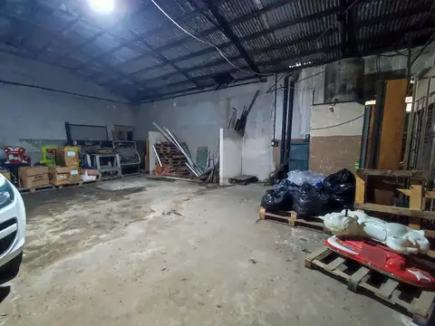 Galpon en Venta en Ezpeleta Este, USD 219.000