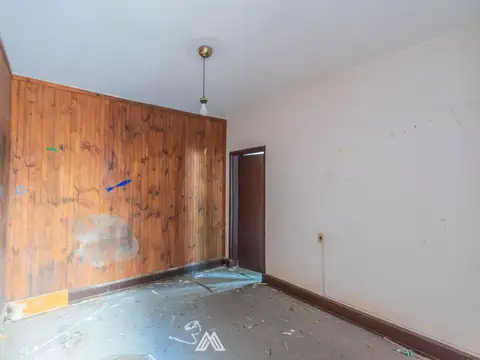 Casa 3 dormitorios VENTA La Blanqueada, a RECICLAR