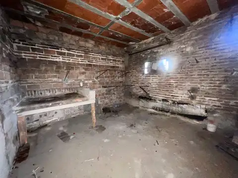 CASA EN VENTA A RECICLAR BARRIO LAS DELICIAS