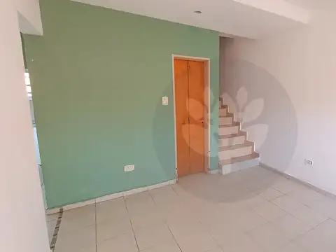 Depto Tipo Casa en Alquiler de 2 dormitorios