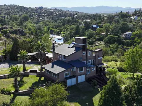 BELLÍSIMA CASA EN VENTA EN ESTANCIA VIEJA, A 2 CUADRAS DEL RIO BALNEARIO, UN LUGAR DE SIERRAS Y RIO