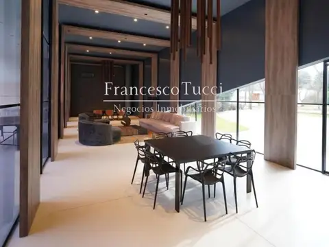 Casa 7 ambientes con 5 baños