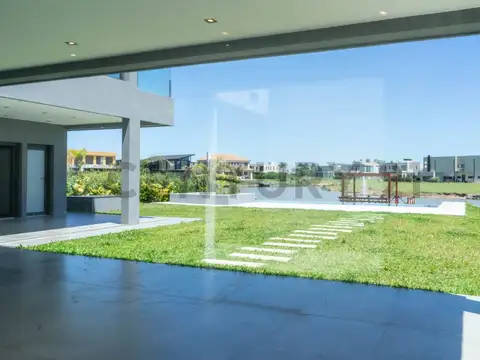 Casa a la venta en Terralagos - Barrio Laguna