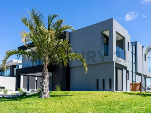 Casa en Venta en Terralagos, USD 1.290.000