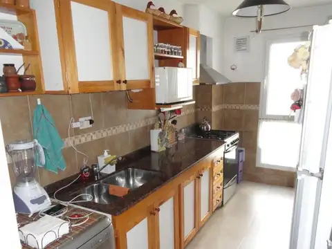 Departamento 5 ambientes con 2 baños