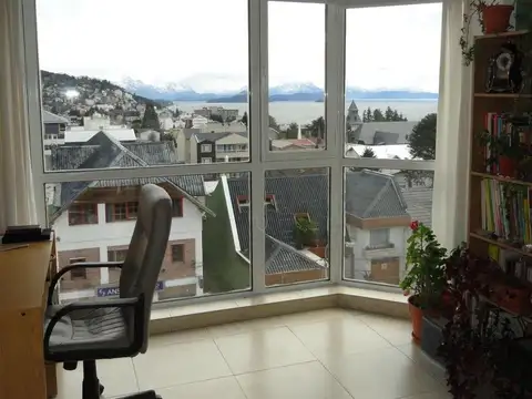 Departamento 3 Dormitorios Céntrico con Muy buena vista lago