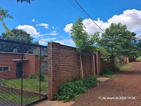 VENDO CASA DE 3 DORM. B° ALAMOS. APTA CRÉDITO.