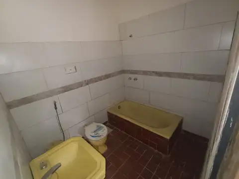 Depto Tipo Casa en Venta en Lomas de Zamora, USD 68.000