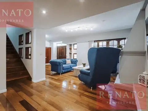 HERMOSA CASA 8 AMBIENTES CON PILETA EN EXCLUSIVO SECTOR DE VICENTE LOPEZ