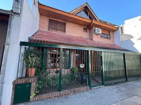 VENTA CASA 4 AMB COGHLAN COCHERA QUINCHO PERMUTA