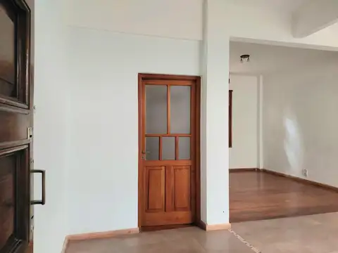 Oficina 2 ambientes con 1 baño