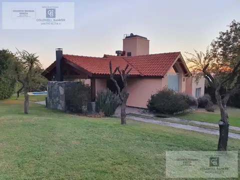 Casa en Venta con 2 cocheras
