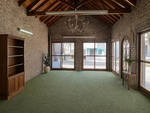 Local en Venta en Castelar Norte, USD 650.000