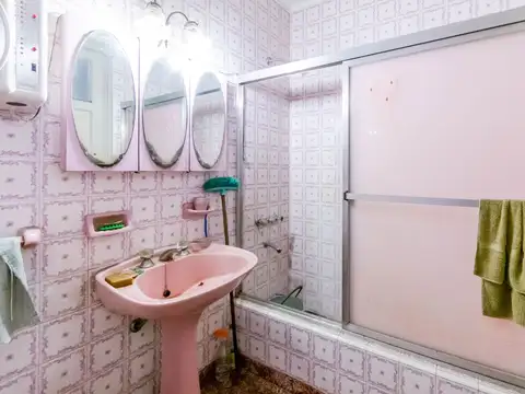 VENTA Casa Antigua 5 Amb. A Refaccionar CHACARITA