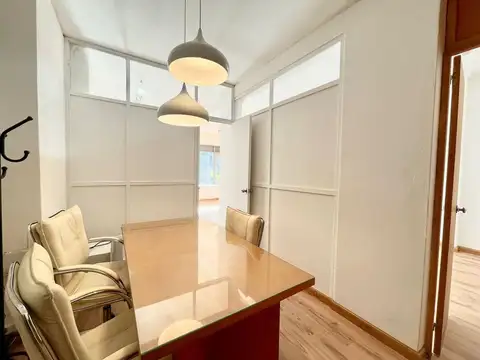 Local en Venta en Península, USD 215.000